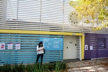 Día uno de las restricciones: persianas cerradas a las 19 y colegios privados movilizados