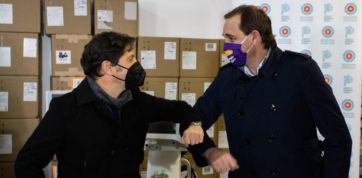 Intendente reconoció que Provincia evalúa la posibilidad de vacunar en espacios públicos