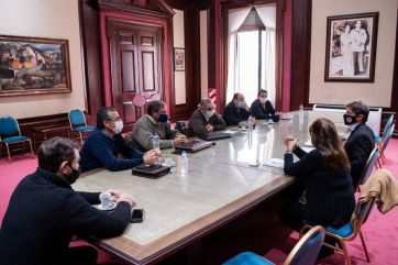 Kicillof recibió a intendentes radicales, que le propusieron alternativas para el sistema de fases