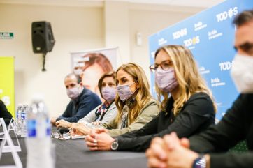 Los precandidatos llevaron la campaña a suelo opositor