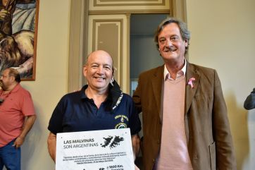 Entregan placa homenaje a ex combatientes en la Terminal de Tandil