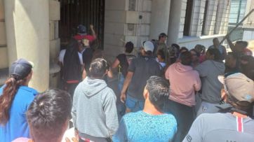 Continúa la tensión en Tandil porque el funcionario imputado en la muerte de un joven sigue en libertad