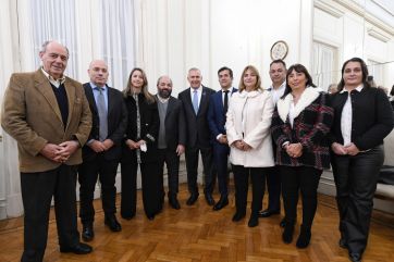 El embajador estadounidense se reunió con el Jefe de Gabinete provincial y legisladores