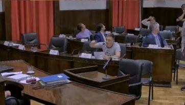 Interna a cielo abierto: insultos, empujones y trompadas en el Concejo Deliberante de Morón