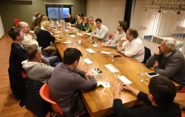 El oficialismo radical empezó una ronda de reuniones y acciones para fortalecerse