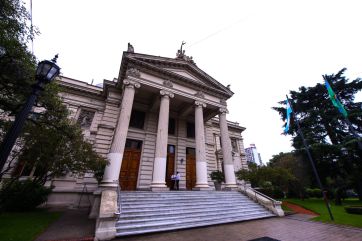 El arte de gobernar sin informar