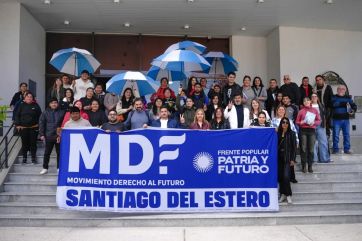 Con la provincia golpeada, Kicillof se fue a hacer campaña a Misiones