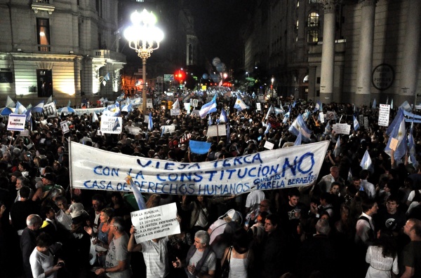 Masivas protestas en el Conurbano bonaerense