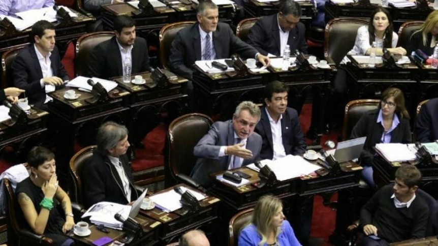 Con el fantasma del veto, la oposición buscará dar marcha atrás con el tarifazo
