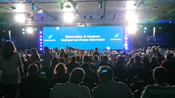 Con duras críticas al gobierno, el Frente Renovador hizo una demostración de fuerza